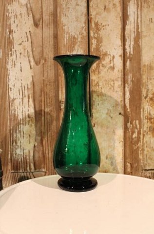 Fine, antique hyacinth glass in green color