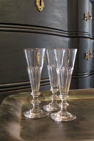Gammel Fransk champagne fløjte i krystalglas.( 1 stk. haves )