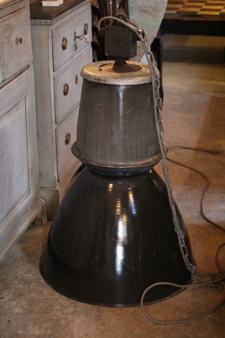 Old French industrial lamp from the 50s in metal with charcoal gray / black 
enamel....