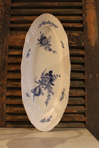 Rarely Royal Copenhagen Blue Flower welded oval fish dish.
60x24cm.
10/1561.