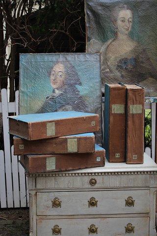 Decorative French 19th century "book box" in wood for storage...