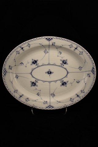 Royal Copenhagen ovalt Musselmalet halvblonde fad. 
41x33cm.
1/534.