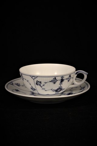 Royal Copenhagen Blue Fluted Plain Teacup.
RC# 1/76. 
Cup Dia.:9,8cm.