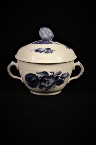 Royal Copenhagen Blue Flower braided sugar bowl.
10/8564.