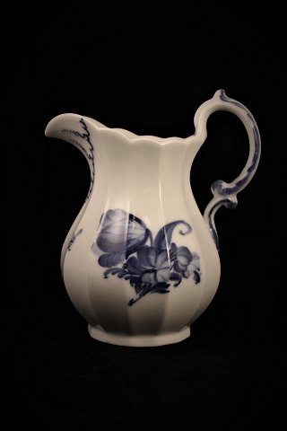 Royal Copenhagen Blue Flower angular jug with handle.Height: 19.5 cm.10/8526.