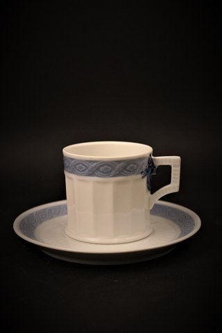 Royal Copenhagen Blå Vifte mokka / kaffe kop.
Kop H: 5,7cm. Dia.:6cm. 
RC# 1212-111548.