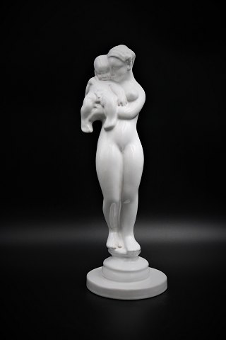 Kähler , hvid glaseret keramik figur af kvinde med barn.H:31,5cm.