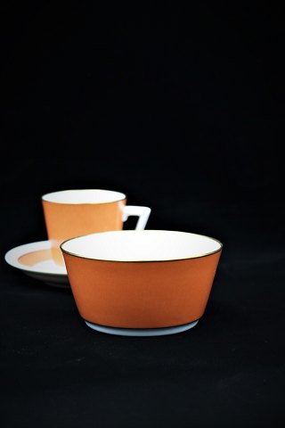 Royal Copenhagen Bernstorff, candy bowl in terracotta red color. 
H:5cm. Dia.:10cm. RC#792/9729.