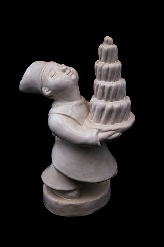 Proud pastry chef in white glazed ceramics from Hjorth - Denmark. Nr. 505. 
Height: 29cm.