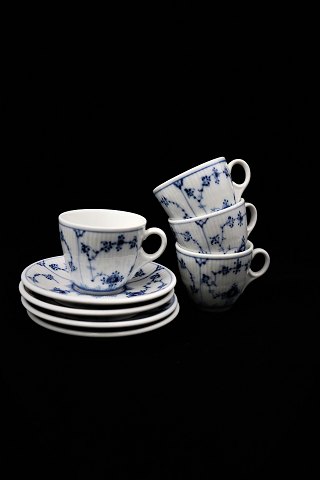 Royal Copenhagen Musselmalet Riflet kaffekop i jernporcelæn.
RC#1/2078. 1.sort. 
Kop H:6cm. Dia.:7cm.