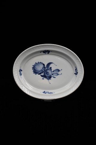 Royal Copenhagen Blue Flower Flower Braided oval set dish. 
RC# 10/8084. 2.sort. 21x17cm.