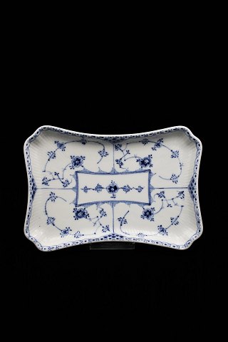 Royal Copenhagen Blue Fluted Half Lace tray. 24x17cm.
RC# 1/716. 3.sort. Staff sales....