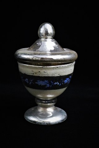 Fine 19th century bonbonniere in poor man