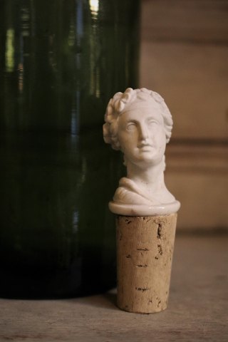 1800 tals vinprop fra Royal Copenhagen i form af kvinde buste i biskuit...