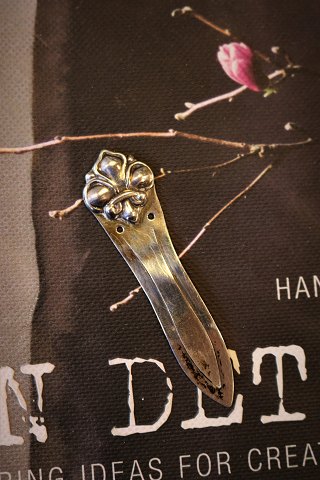 Old bookmark in silver (stamped) Length 5,7 cm.