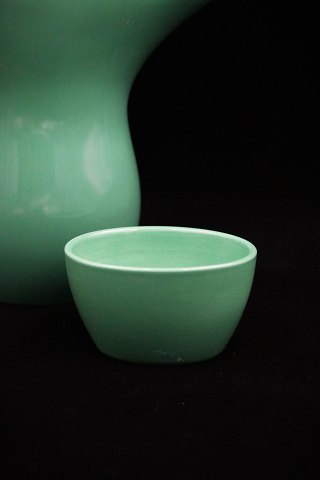 Royal Copenhagen Ursula earthenware small oval serving bowl / sugar bowl dark 
green.
RC#570...