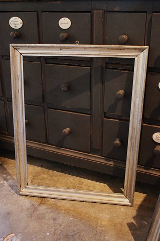 Fransk 1800 tals sølv ramme med fin patina. 
Yder mål : 74x58cm...