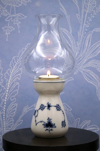 Royal Copenhagen Musselmalet fyrfadslysestage med glas top.
RC# 1/5530...