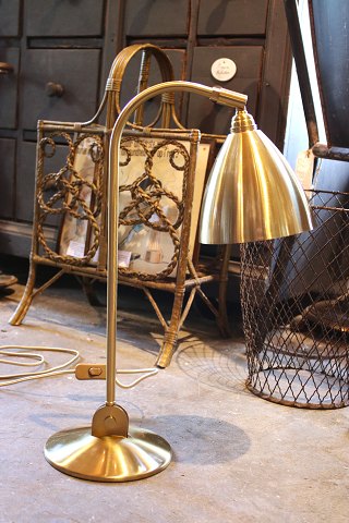 Nyere Bestlite bordlampe BL2 i messing...