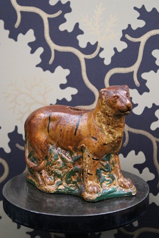 Antik bornholmsk keramik sparebøsse 
i form af en tiger med original bemaling...