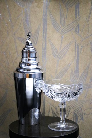 Gammel Cocktailshaker fra 60érne i forsølvet metal med delfin på toppen...
