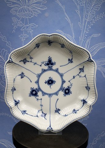 Royal Copenhagen Musselmalet Riflet skål.
Dekorationsnummer: 1/2195...