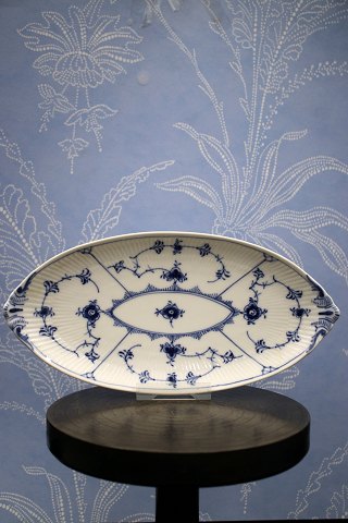 Royal Copenhagen , Musselmalet Riflet asiet / teskebakke.
Dekorationsnummer: 1/263...