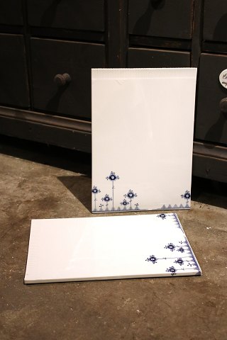 Royal Copenhagen , Musselmalet / Elements serverings bræt. RC585...