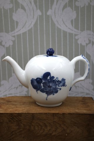 Royal Copenhagen Blue Flower Braided Teapot. RC#10/8244.