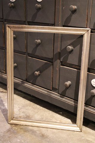 Antik 1800 tals træ ramme med original gammelsølvbelægning og fin patina. 65,5x50cm...