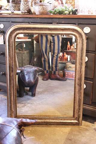 Fransk 1800 tals Louis Philippe sølv kamin spejl med fin dekoreret ramme med perlekant.H:86,5cm. B:65cm...