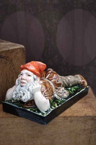 Antik , tysk keramik nisse i fin majolica glasur fra ca. 1880...