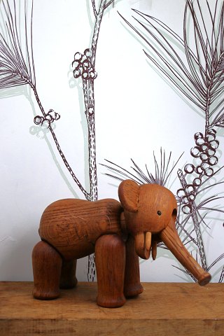 Old Kay Bojesen elephant in oak with a really nice old patina...
