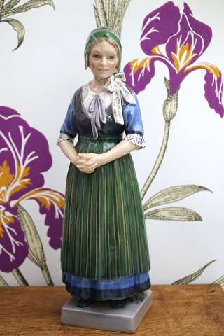 Dahl Jensen porcelain figurine of a Hedebo girl in Danish folk costume. DJ-1142...