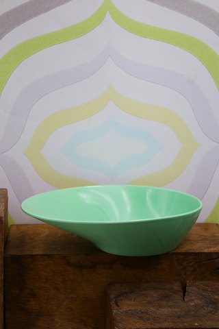 Oval Ursula fajance  serverings skål / dyb tallerken.Royal Copenhagen designet af Ursula Munch-Petersen...
