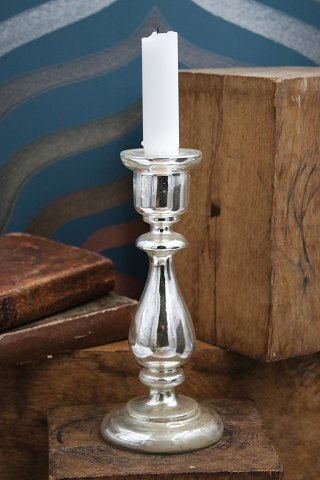 Antik, 1800 tals lysestage i mundblæst fattigmandssølv. H: 19cm.