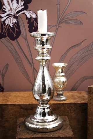 Stor 1800 tals lysestage i fattigmandssølv med gammel patina. Højde: 25,5cm...