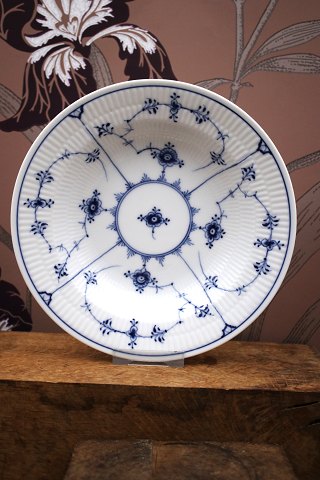 Musselmalet Riflet lille dyb tallerken fra Royal Copenhagen.1/168. Dia: 21cm.1898-1928...