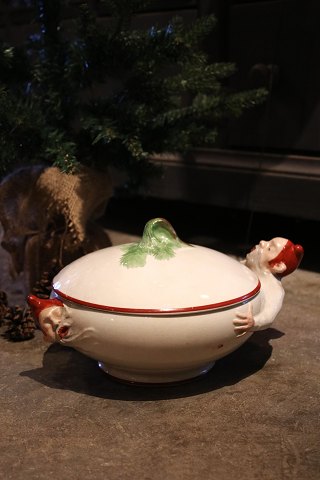 Antik Rörstrand fajance jule terrin med nisse motiver af Alf Wallander fra begyndelsen af 1900 tallet...