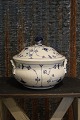 Royal Copenhagen Blue Fluted Plain tureen. 
Before 1923.
H:23cm. dia.:23cm. 
RC# 1/222.