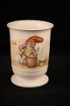 Royal Copenhagen Christmas mug in porcelain with a Christmas motif.
H:10,5cm. Dia.:8cm.
RC# 3/5436.
