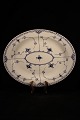 Royal Copenhagen Musselmalet halvblonde ovalt fad.
1/533.
36,5x29cm.