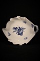 Royal Copenhagen Blue Flower braided leaf-shaped cake dish. 22,5x16cm.
10/8002.