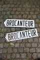Gammelt fransk bemalet træ skilt "BROCANTEUR"( Antik / Brocante handler )