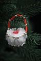 Gammel julepynt ( Julekurv ) fra omkring år 1940 lavet af små glasperler til at 
hænge på juletræet. H:6cm.