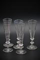 Fint gammelt fransk champagneglas / fløjte i krystalglas.
H:18cm. Dia.:5,5cm. 
2 stk. Haves.