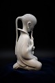 Royal Copenhagen porcelæns figur i Blanc de Chine af opiumsryger , design Arno 
Malinowski 
(1899-1976) 
RC#2342.
Højde: 14cm.