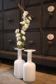 Otto Brauer hvid glas vase - Holmegaard.
H: 23,5cm...