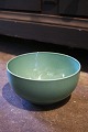 Royal Copenhagen 4 All Seasons fajance skål med grøn glasur 
designet af Grethe Meyer. No.576...