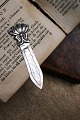 Old bookmark in silver (stamped) Length 7.2 cm. with floral motif.